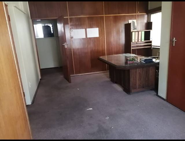 200M² OFFICE TO LET IN CITY WEST